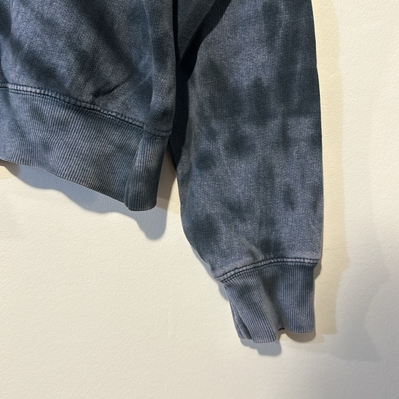 J.O & CO Tie-Dye Cropped Crew Neck Sweater - Picture 5 of 6